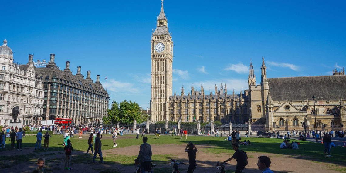 Scandale au Royaume-Uni : les services publics de santé évoquent les «avantages» des mariages entre cousins