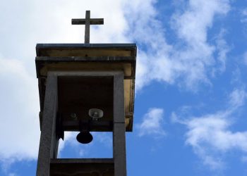 À Guingamp, une statue de la Vierge Marie incendiée en pleine messe