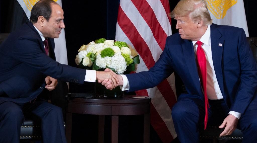 «Il le mérite pleinement» : le président égyptien soutient la candidature de Trump pour le prix Nobel de la paix