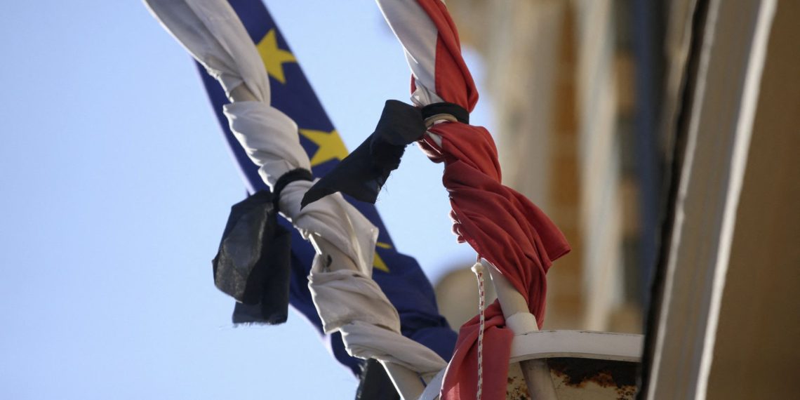 Hommage à Dominique Bernard et Samuel Paty : une minute de silence dans les lycées et collèges