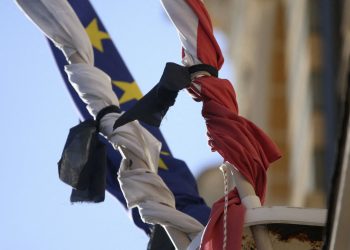 Hommage à Dominique Bernard et Samuel Paty : une minute de silence dans les lycées et collèges