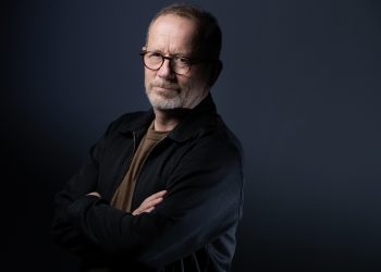 «Délire d’autoflagellation nationale» : Thomas Legrand outré que l’on se désole du casse du Louvre