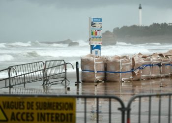 La tempête Benjamin balaye la France : 19 départements en vigilance orange pour vents violents, pluies-inondations et vagues-submersion