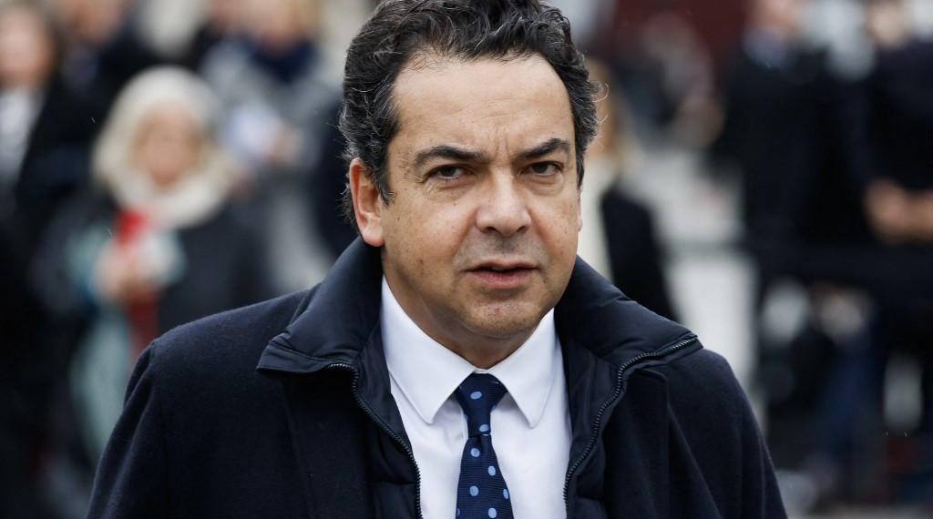 «Ce ne sont pas les tours de Notre-Dame» : Patrick Cohen raille ceux qui se désolent du cambriolage du Louvre