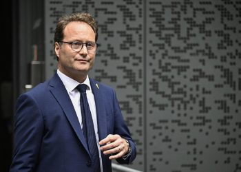 Surenchère fiscale : «Zucman est invité sur tous les plateaux TV comme le messie», s’indigne le député Sylvain Maillard