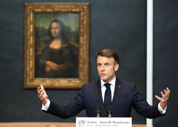 «Rien ne sera oublié» : quand Emmanuel Macron promettait de renforcer la sécurité du Louvre