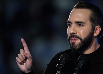 «Jamais plus l’Occident ne nous donnera de leçons» : Nayib Bukele fustige les lois sur la censure en ligne et l’euthanasie