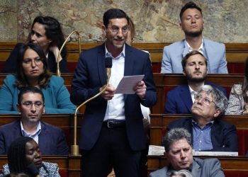 Saillies pro-Algérie, insulte à l’Assemblée… Qui est le député LFI Abdelkader Lahmar ?