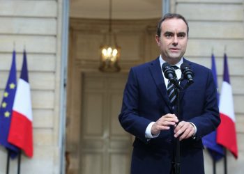 Sébastien Lecornu renonce au 49.3 et désarme les oppositions