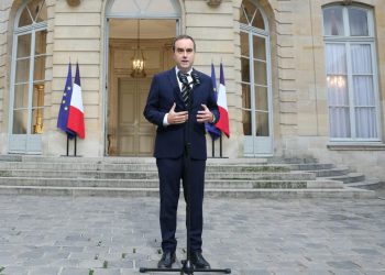 Emmanuel Macron accepte la démission de Sébastien Lecornu