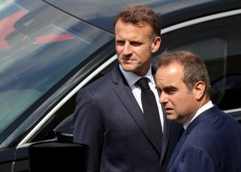 Baromètre Ifop/JDD : Emmanuel Macron chute à 16 %, son plus bas niveau