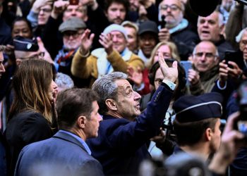 Incarcération de Nicolas Sarkozy  : «Pour l’image de la France c’est déplorable», regrettent des Bordelais