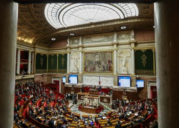 «Ils se montrent étonnamment raisonnables» : la droite désarçonnée par le sérieux budgétaire du RN