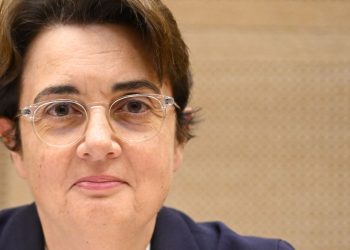 «Je prends ma part de responsabilité» : face aux sénateurs, la directrice du Louvre regrette un sous-investissement chronique en matière de sécurité