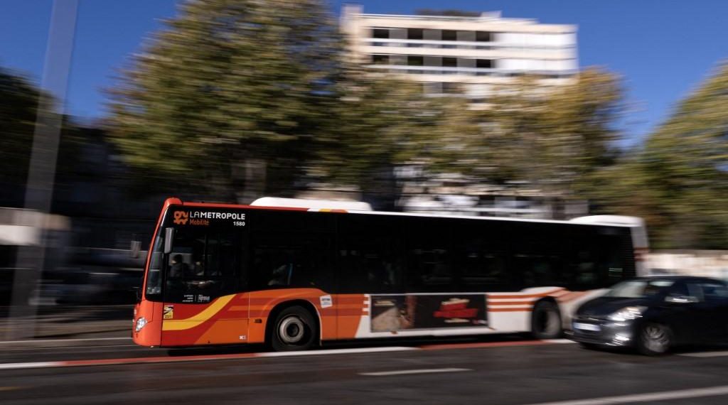 Saint-Malo : une femme tente de prendre le contrôle d’un bus en hurlant «Allah Akbar»