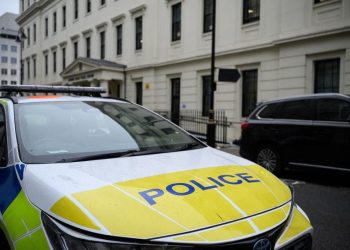 Royaume-Uni : ce que l’on sait de l’attaque au couteau devant une synagogue de Manchester