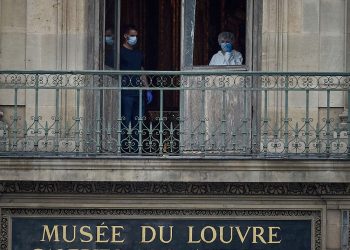 Cambriolage au Louvre : la question de la sécurité du musée interroge