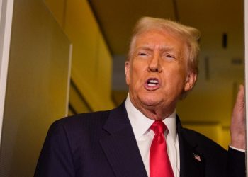 Droits de douane, Toussaint, Enrico Macias… Les 4 infos dont vous allez entendre parler ce week-end