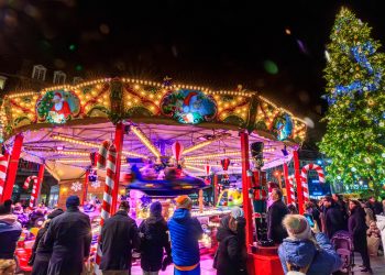 À Strasbourg, un sapin coupé dans une forêt des Vosges pour plonger dans l’ambiance de Noël