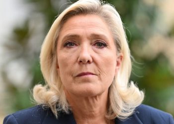 Non-censure du gouvernement : «LR ne s’est pas vendu à la macronie… il s’est donné», raille Marine Le Pen