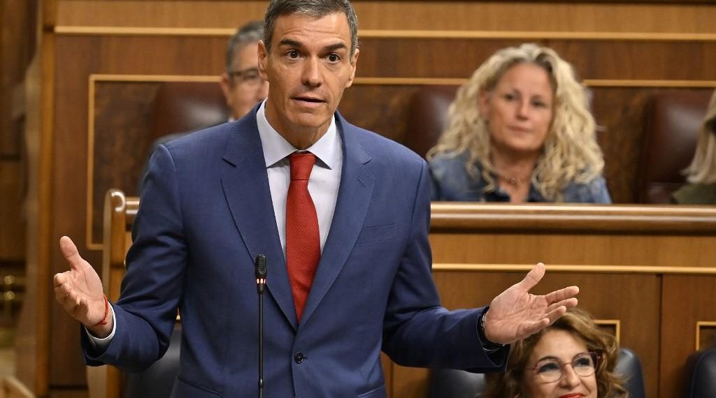 «L’un des plus grands fléaux de ces dernières années» : la droite espagnole accuse Pedro Sanchez d’avoir provoqué la colère de Trump