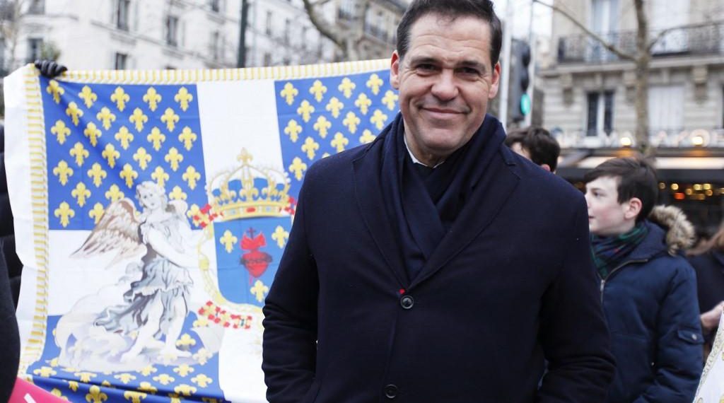 Crise politique : Louis de Bourbon «consterné par la situation de blocage absolu» de la France