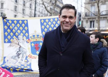 Crise politique : Louis de Bourbon «consterné par la situation de blocage absolu» de la France