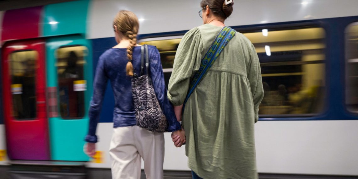 «En tant que femme, on est des proies» :  après une tentative de viol dans le RER C, l’inquiétude monte chez les usagères des transports en commun
