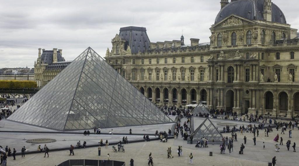 Cambriolage au Louvre : deux suspects interpellés