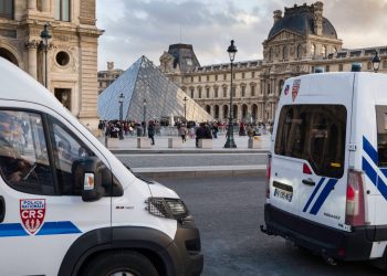 Vol au Louvre : plus d’une semaine après le cambriolage, une note alerte sur «l’accélération de la menace criminelle sur les musées»