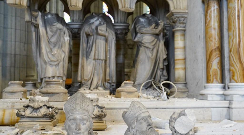 Vols, dégradations… Comment protéger les églises françaises ?