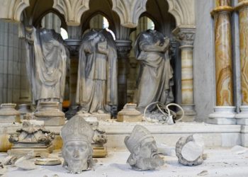 Vols, dégradations… Comment protéger les églises françaises ?