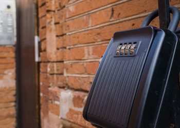 «Je n’arrive pas à m’en remettre» : près de Lille, les maisons équipées de boites à clés sont la nouvelle cible des cambrioleurs