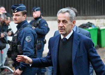 Conditions de détention de Nicolas Sarkozy : les députés LFI assument «un coup de com»