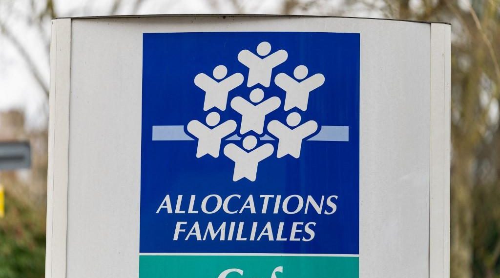 Budget : nouveau coup de rabot sur les allocations familiales