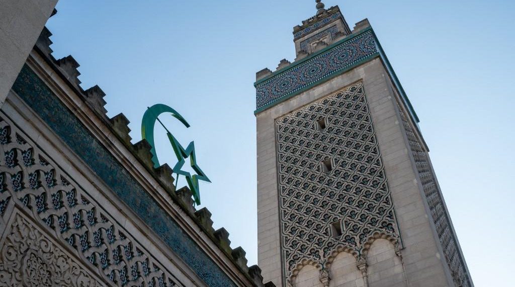 «Les musulmans en ont marre d’être visés quand on parle de Samuel Paty», s’insurge l’imam de la mosquée de Paris