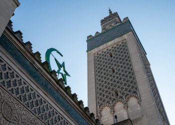«Les musulmans en ont marre d’être visés quand on parle de Samuel Paty», s’insurge l’imam de la mosquée de Paris