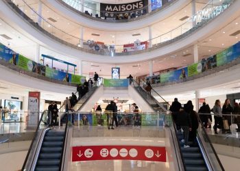 120 000 euros de bijoux et d’articles de luxe : une dirigeante de l’aviation civile congolaise dépouillée en Seine-et-Marne