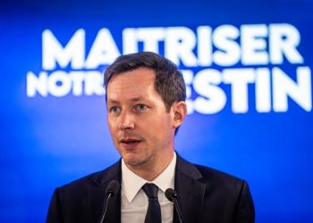 Von der Leyen : Bellamy et des eurodéputés de droite votent la censure avec le RN