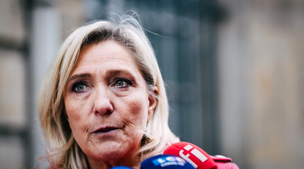 Lecornu à Matignon : Marine Le Pen étrille Macron et prédit une dissolution «plus que jamais incontournable»
