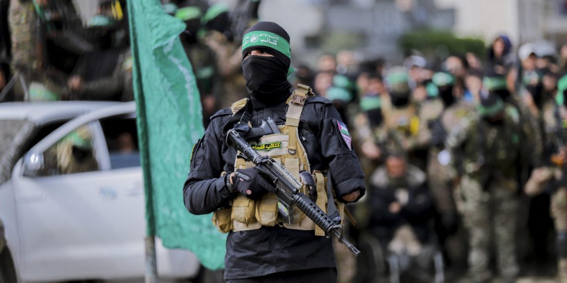 «Où sont les défenseurs des droits de l’Homme ?» : Israël diffuse des images de terroristes du Hamas brisant les jambes de Gazaouis