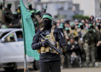 «Où sont les défenseurs des droits de l’Homme ?» : Israël diffuse des images de terroristes du Hamas brisant les jambes de Gazaouis