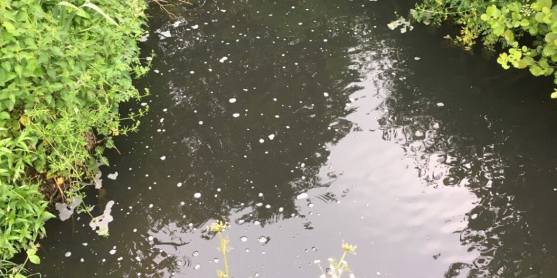 Deux-Sèvres : Alerte à la pollution au fioul dans un cours d’eau près de Thouars