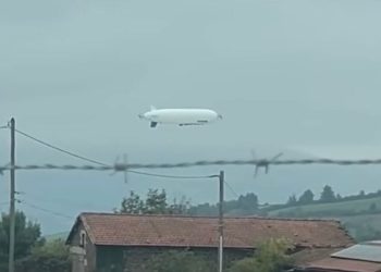 Loire : Le survol d’un imposant dirigeable intrigue les habitants de ces communes