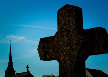 Toulouse : Des ossements cachés dans une tombe découverts dans un cimetière