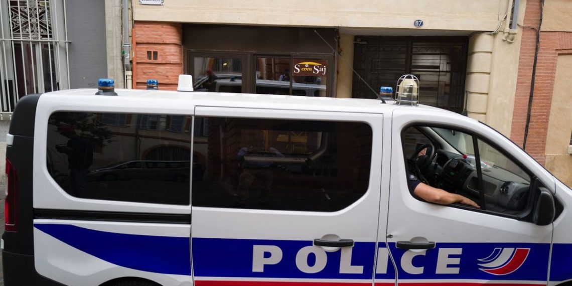 Val-de-Marne : Un serrurier dénonce des violences conjugales et finit en garde à vue