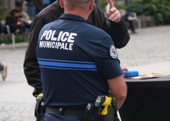 Vichy : Un homme sous stupéfiants étrangle six personnes et sème le chaos dans la ville