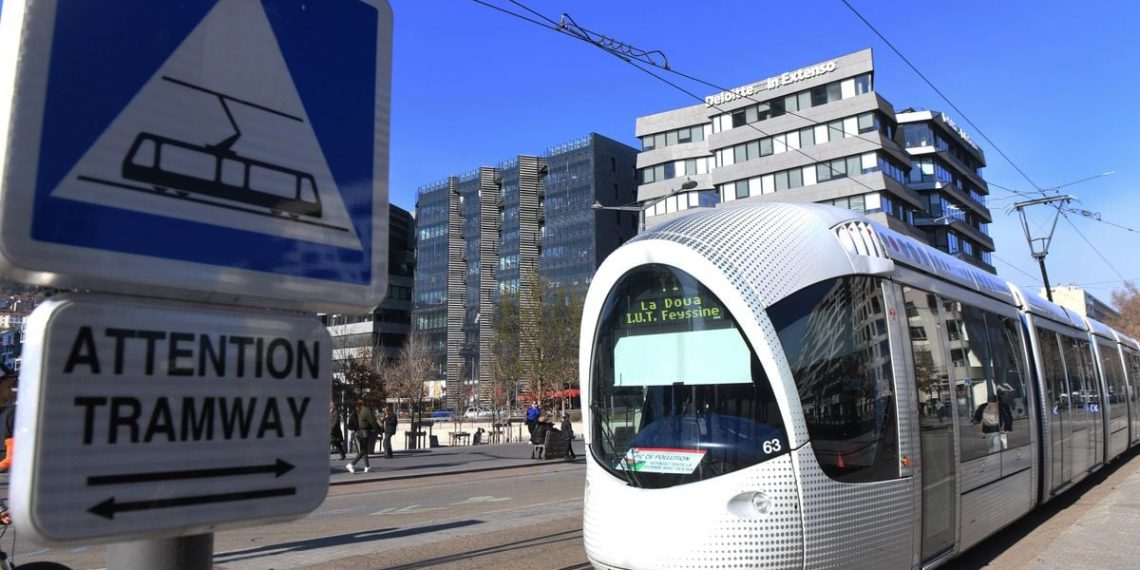 Vénissieux : Un homme poignardé à mort sur les voies du tram