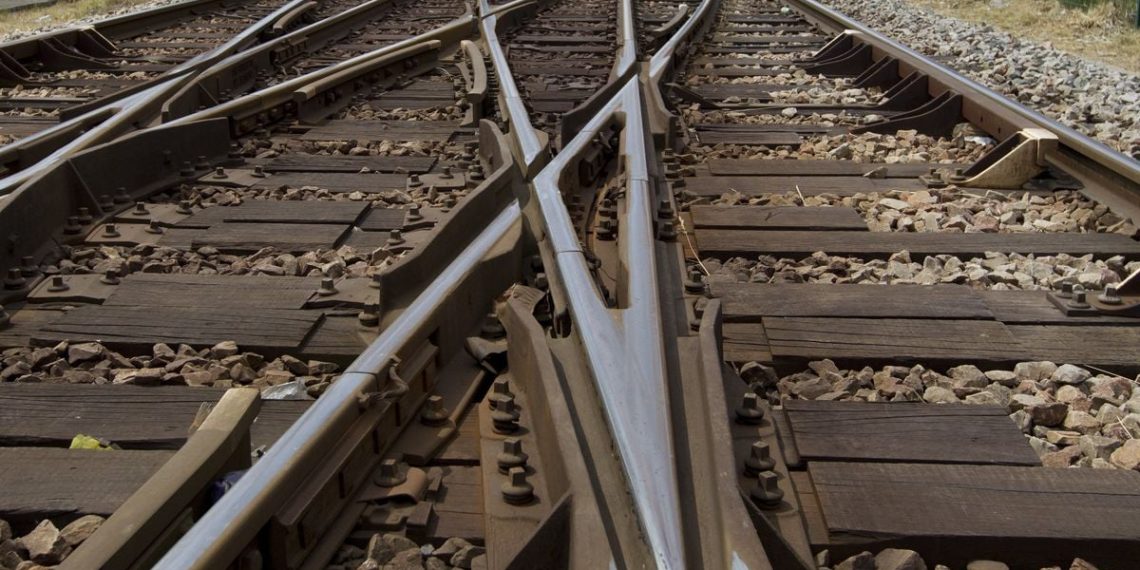 Bergerac : La SNCF et les forces de l’ordre stoppent le trafic ferroviaire pour secourir un jeune homme