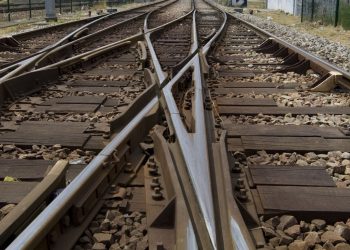 Bergerac : La SNCF et les forces de l’ordre stoppent le trafic ferroviaire pour secourir un jeune homme